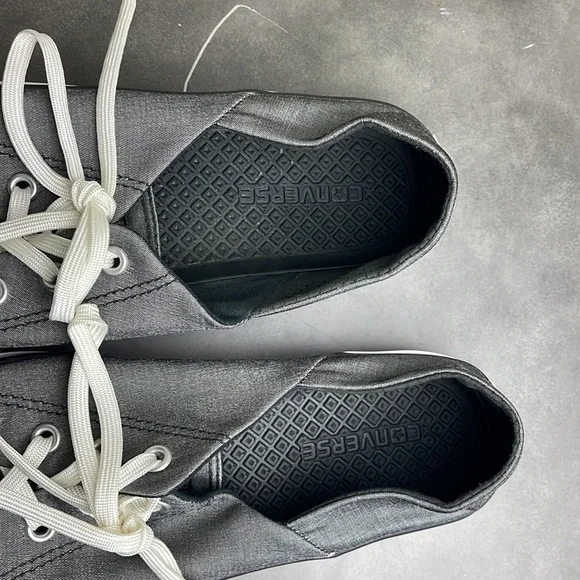 Converse All Stars in dark gray. Satin-like material, excellent condition size 8 - Picture 4 of 7